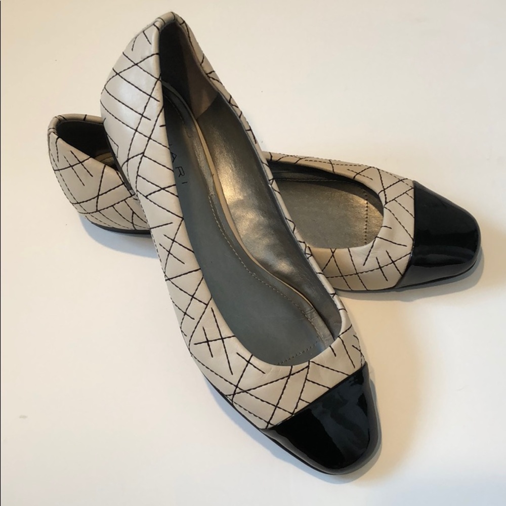 Tahari Imani Stitch Leather Flat 6M